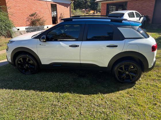 CITROËN C4 CACTUS 1.6 VTI 120 FLEX RIP CURL EAT6 CITROËN C4 CACTUS 1.6 VTI 120 FLEX RIP CURL EAT6